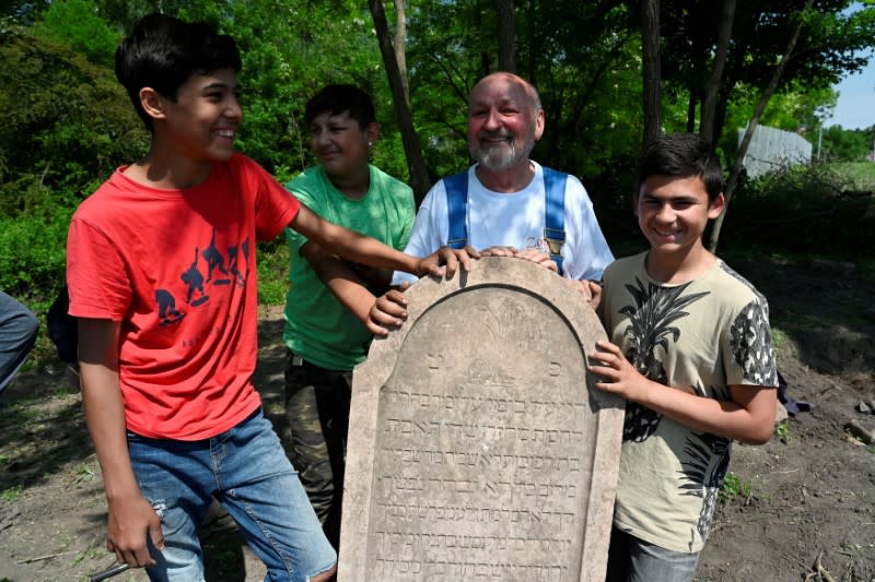 Slovak Roma teens help to restore forgotten Jewish cemetery, in Vinodol