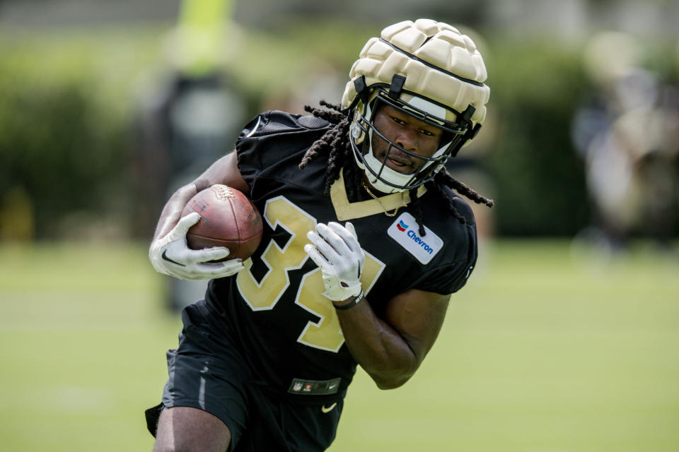 Jun 13, 2023; New Orleans, LA, USA; New Orleans Saints running back SaRodorick Thompson (34) works on running drills during minicamp at the Ochsner Sports Performance Center. Mandatory Credit: Stephen Lew-USA TODAY Sports