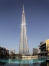 Vista general de la torre Burj Khalifa en Dubai, Emiratos Árabes Unidos. Es la construcción más alta del mundo con 829.84 metros (2,723 pies) y 163 pisos. Chris Jackson/Getty Images
