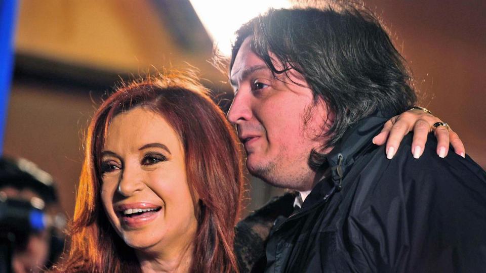 Cristina Fernández y su hijo Máximo. (La Nación)