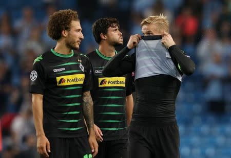 Britain Soccer Football - Manchester City v Borussia Monchengladbach - UEFA Champions League Group Stage - Group C - Etihad Stadium, Manchester, England - 14/9/16 Borussia Monchengladbach's Fabian Johnson, Tobias Strobl and Oscar Wendt at the end of the match Reuters / Phil Noble Livepic