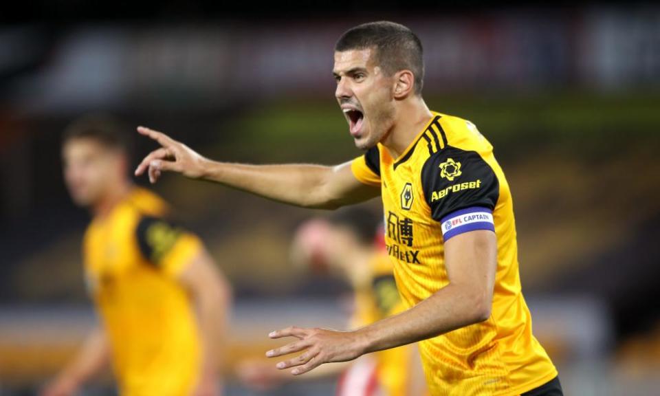 Conor Coady talks his Wolves teammates through every move at astonishing volume.