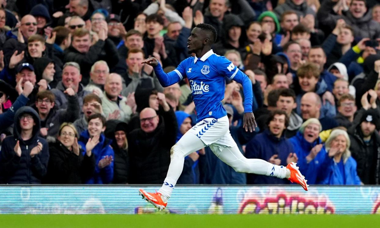 <span>Idrissa Gueye shows his delight after scoring the winner.</span><span>Photograph: Peter Byrne/PA</span>