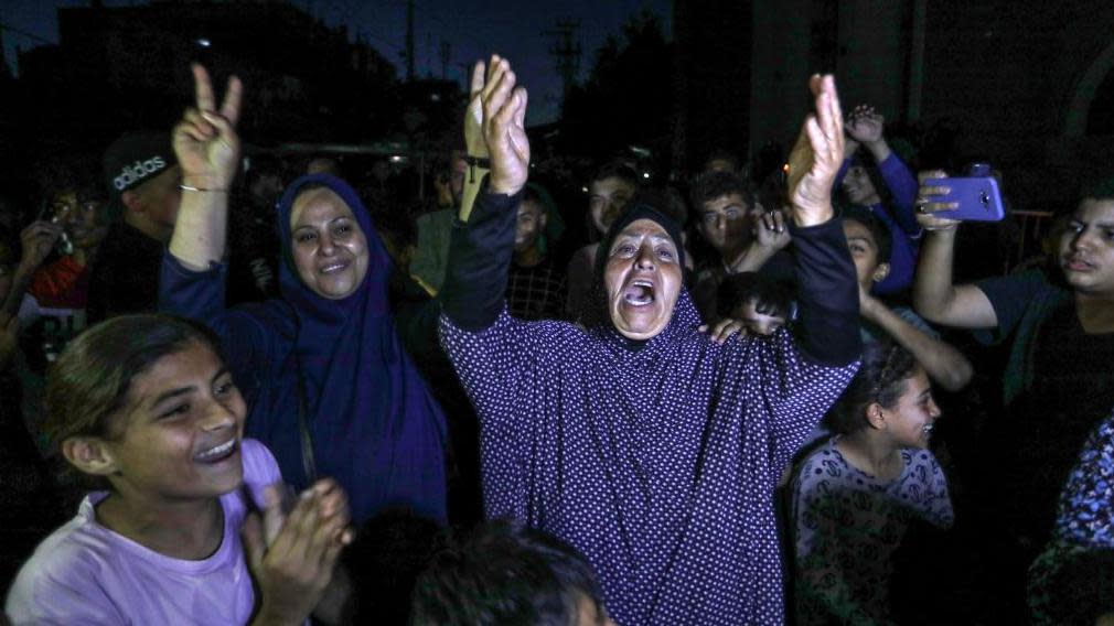 Palestinos en Gaza celebran el anuncio de Hamás