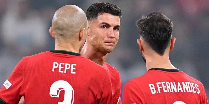 Cristiano Ronaldo weint beim EM-Spiel gegen Slowenien<span class="copyright">Imago</span>