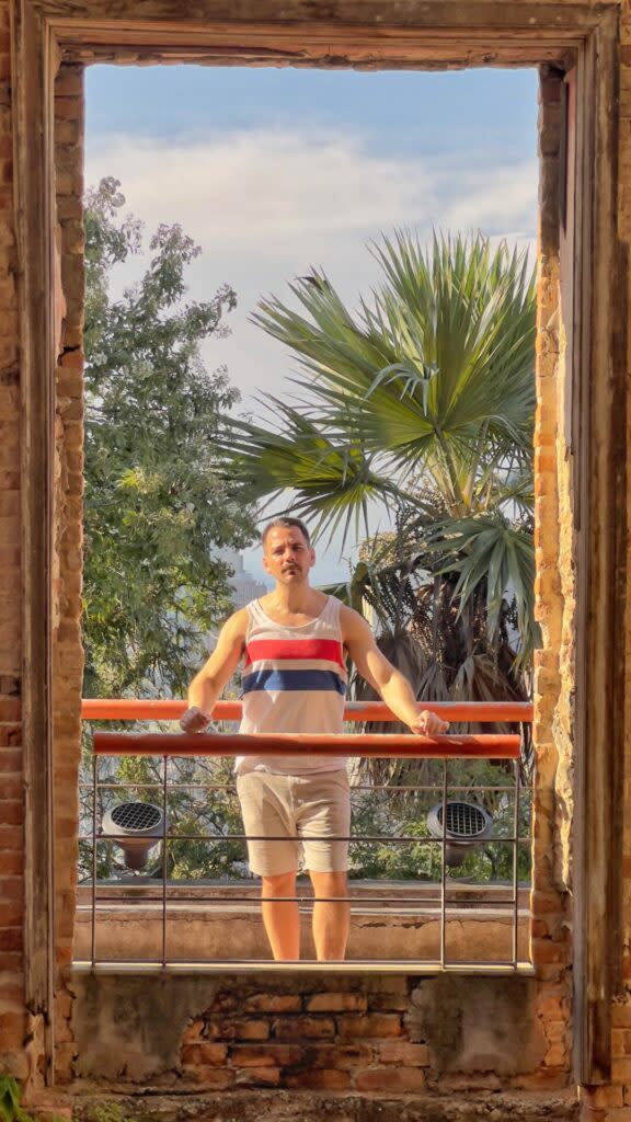 Writer Markus in Ruins Park (Image: Markus Bidaux)