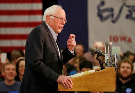 US Democratic presidential candidate Bernie Sanders speaks at a campaign rally in Waterloo, Iowa January 31, 2015. REUTER/Carlos Barria