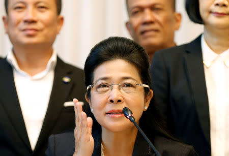 Sudarat Keyuraphan, Pheu Thai Party's prime ministerial candidate, talks during a news conference to form a "democratic front" in Bangkok, Thailand, March 27, 2019. REUTERS/Soe Zeya Tun