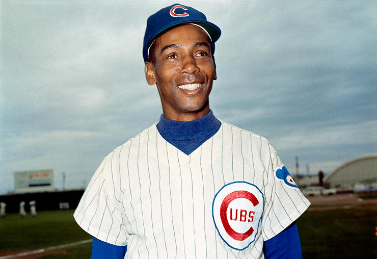 Cubs legend Ernie Banks dies at 83