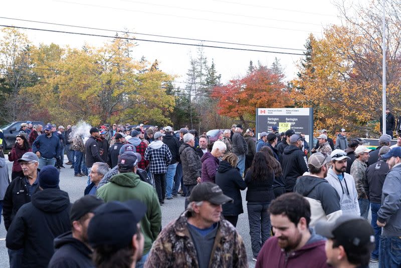 Non-native commercial lobster fishermen protest in Barrington Passage