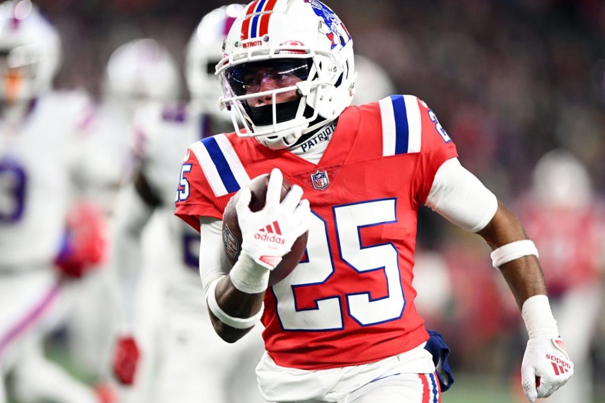 Patriots will wear red throwback jerseys and Pat Patriot helmets