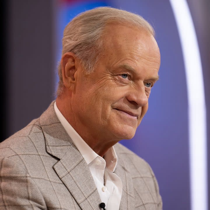kelsey grammer in a gray plaid suit
