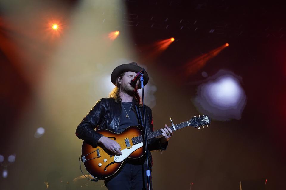 Wesley Schultz de The Lumineers durante su concierto en el festival Corona Capital en la Ciudad de México, el domingo 19 de noviembre de 2023. (Foto AP/Aurea Del Rosario)