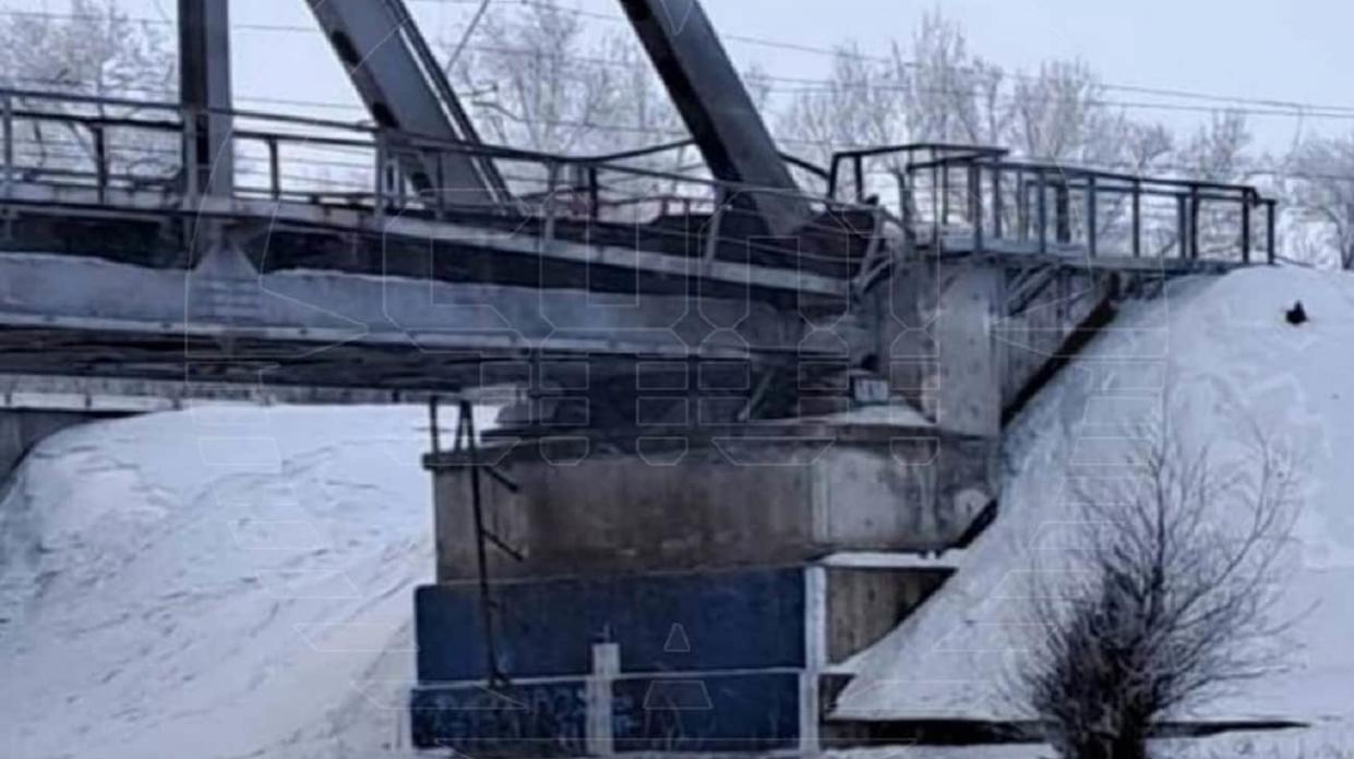 The damage to the bridge. Photo: Telegram channels