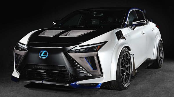 Lexus東京改裝展推出RZ Sport Concept視覺改造，多功能車ROV Con