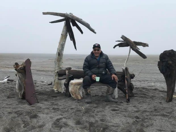 John Keogak built this beach scene at Kellet Point on Banks Island to keep himself busy when it was too foggy to hunt or fish. (John Keogak/Facebook - image credit)