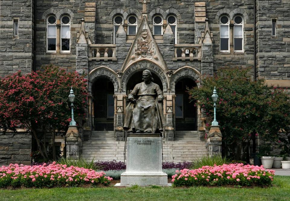 37) Georgetown University