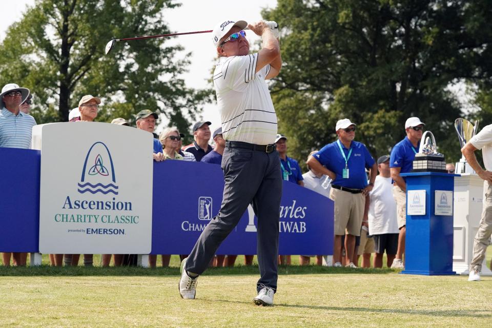 Billy Mayfair toma una foto durante el Ascension Charity Classic.  Compite en el Principal Charity Classic en Des Moines este fin de semana.