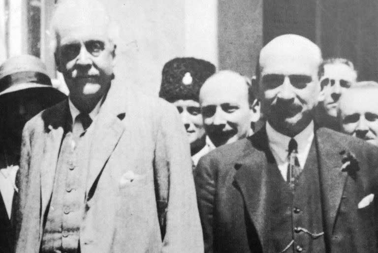 Balfour trabajó junto a Chaim Weizmann, Lionel Walter Rothschild y otros líderes sionistas en la declaración que llevaría su nombre