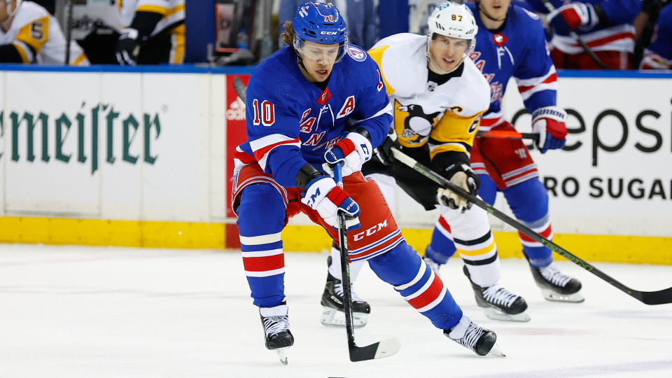 Artemi Panarin and the New York Rangers bounced back in Game 2 against Sidney Crosby's Pittsburgh Penguins to pull even in their first-round series of the NHL playoffs. (Photo by Rich Graessle/Icon Sportswire via Getty Images)