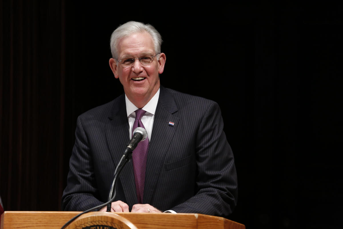 #Ex-Missouri Gov. Jay Nixon joins push for third-party presidential bid as Democrats try to stop it