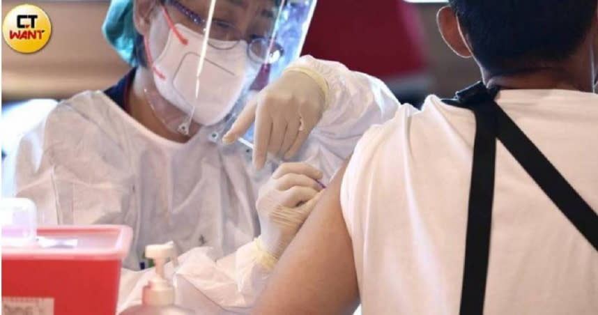 「台灣接種新冠疫苗死亡人數首次超過感染新冠死亡人數」引起大陸網友討論。（示意圖／王永泰攝影）