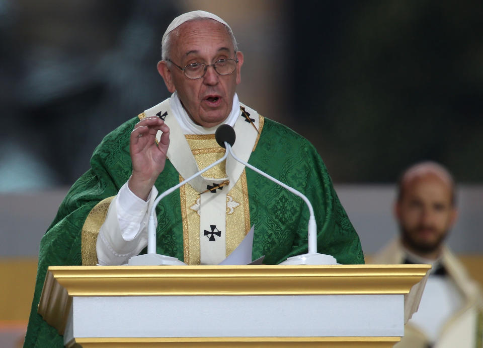 PHILADELPHIA, PA - SEPTEMBER 27: Pope Francis celebrates mass during the World Meeting of Families on September 27, 2015 in Philadelphia, Pennsylvania.&nbsp;