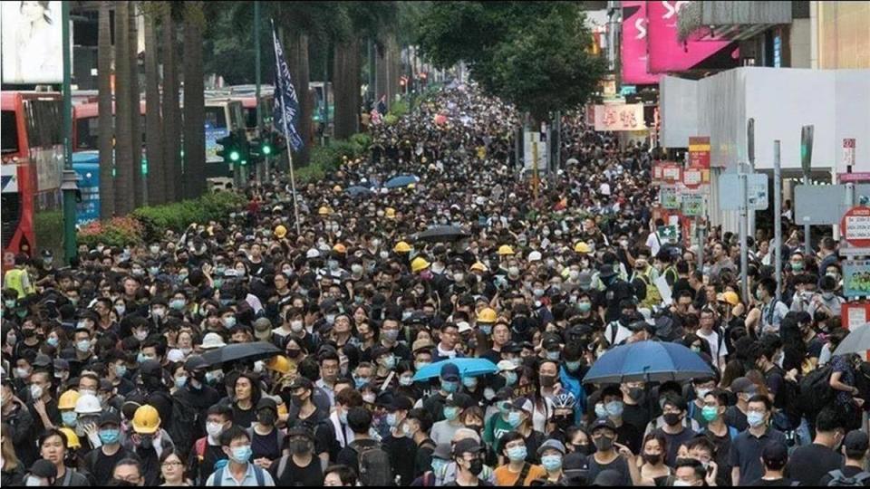 香港反送中抗爭延燒至今已逾半年，警民對立沒有絲毫緩和，而在港民與政府對立不斷之時，中國大陸解放軍的動向也備受外界關注（圖／東森新聞資料畫面）