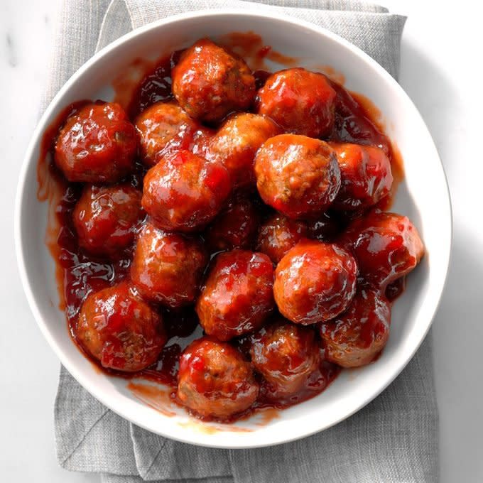 Cranberry Sauce Meatballs Exps Thso18 228833 D04 20 2b 8