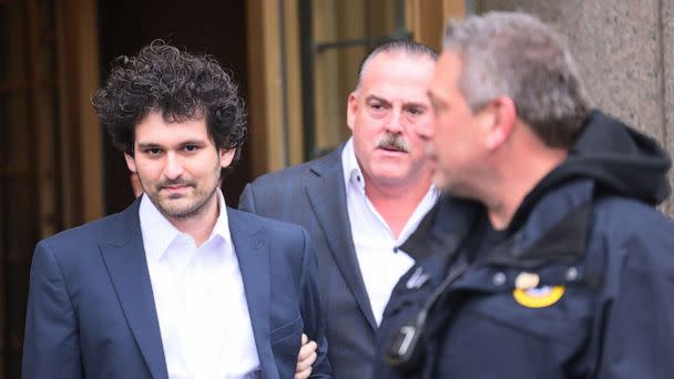 PHOTO: FTX founder Sam Bankman-Fried leaves Manhattan Federal Court after his arraignment and bail hearings on Dec. 22, 2022, in New York. (Michael M. Santiago/Getty Images)