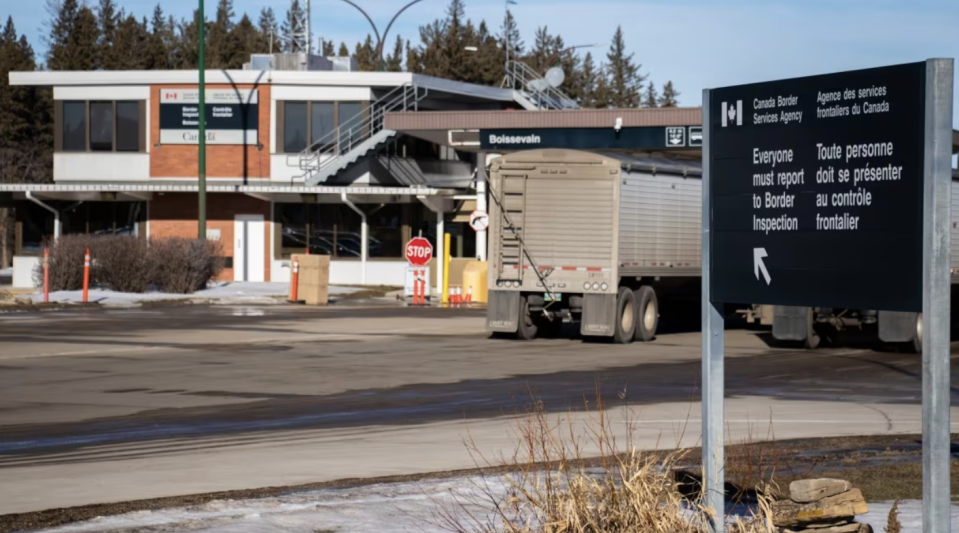 The truck arrived at the Boissevain port of entry at about 10 p.m. on Jan. 14. (Chelsea Kemp/CBC)