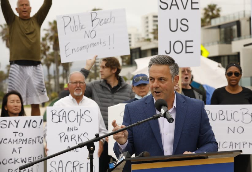 LOS ANGELES, CA - JUNE 07: Los Angeles Mayoral candidate Joe Buscaino held a press conference on the Venice Boardwalk to announce his plans for a Safer Los Angeles to address the homelessness crisis in the city of LA. Venice Boardwalk on Monday, June 7, 2021 in Los Angeles, CA. (Al Seib / Los Angeles Times).