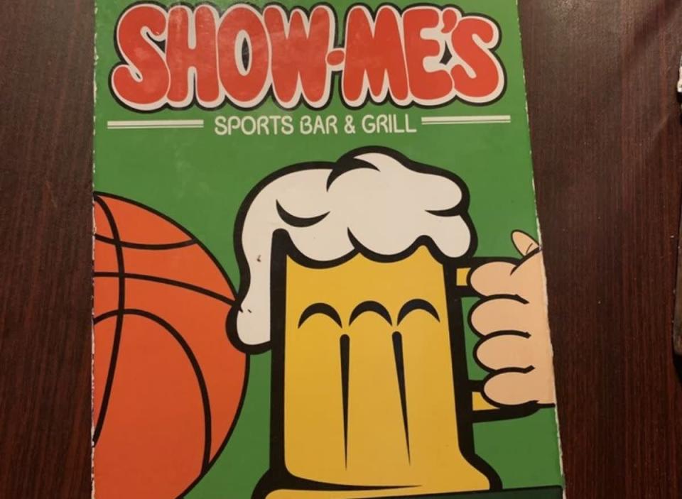 Show Me's Sports Bar and Grill