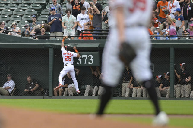 Cal Raleigh's first homer for Mariners at Camden Yards leaves the