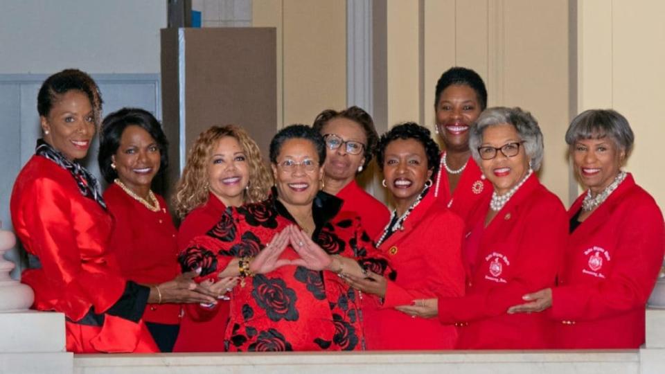 Ohio Rep. Marcia L. Fudge, fourth from left, poses with fellow Delta Sigma Thetas, including six other lawmakers. (Photo: Office of Rep. <span class="caas-xray-inline-tooltip"><span class="caas-xray-inline caas-xray-entity caas-xray-pill rapid-nonanchor-lt" data-entity-id="Marcia_Fudge" data-ylk="cid:Marcia_Fudge;pos:1;elmt:wiki;sec:pill-inline-entity;elm:pill-inline-text;itc:1;cat:OfficeHolder;" tabindex="0" aria-haspopup="dialog"><a href="https://search.yahoo.com/search?p=Marcia%20Fudge" data-i13n="cid:Marcia_Fudge;pos:1;elmt:wiki;sec:pill-inline-entity;elm:pill-inline-text;itc:1;cat:OfficeHolder;" tabindex="-1" data-ylk="slk:Marcia Fudge;cid:Marcia_Fudge;pos:1;elmt:wiki;sec:pill-inline-entity;elm:pill-inline-text;itc:1;cat:OfficeHolder;" class="link ">Marcia Fudge</a></span></span> provided to Roll Call)