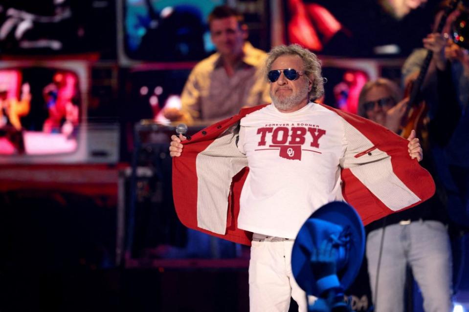 Sammy Hagar performed a rendition of Keith’s song in his honor. REUTERS