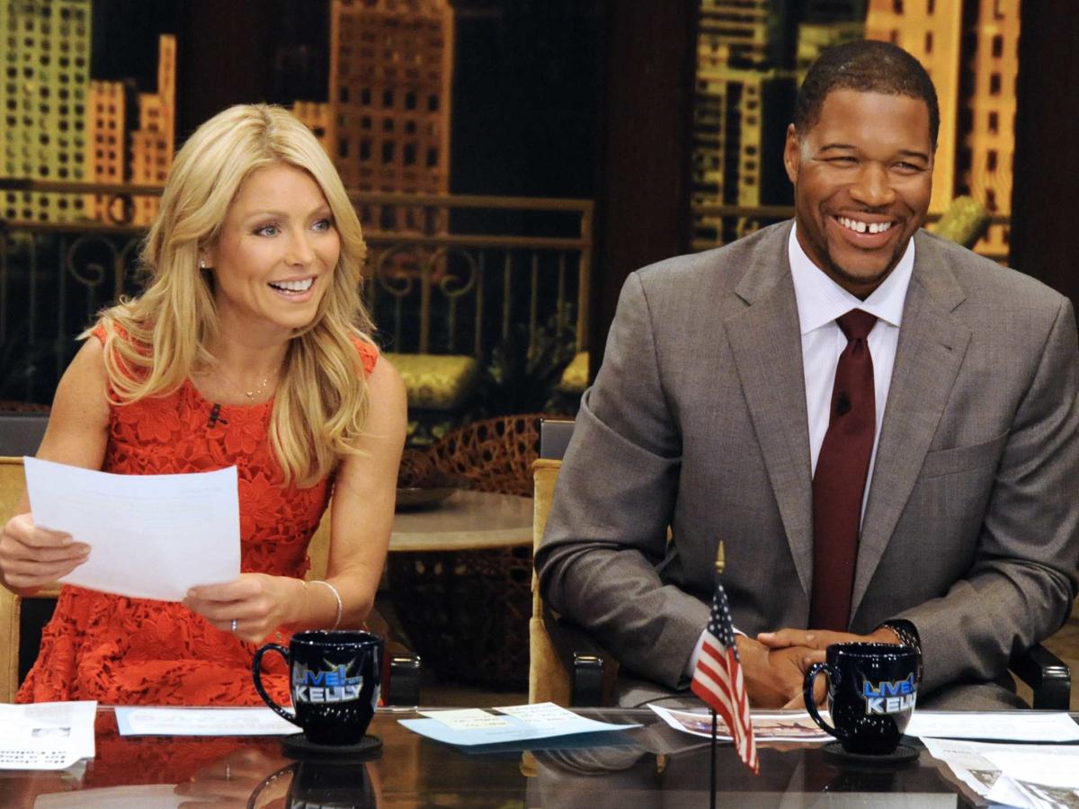 Kelly Ripa Skips Live Because Shes Beyond Angry Over Michael Strahan Leaving 