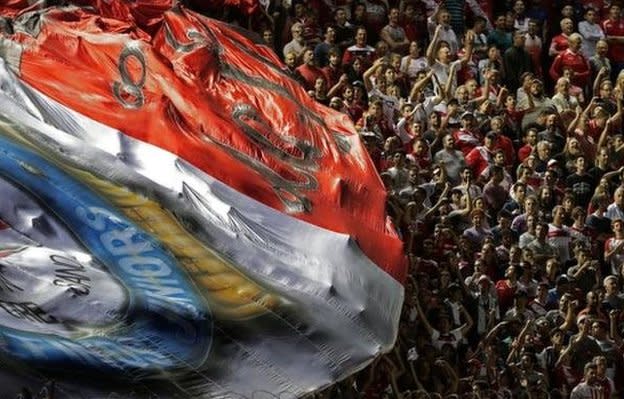 Afición de Argentinos Juniors en un partido contra Boca Juniors.