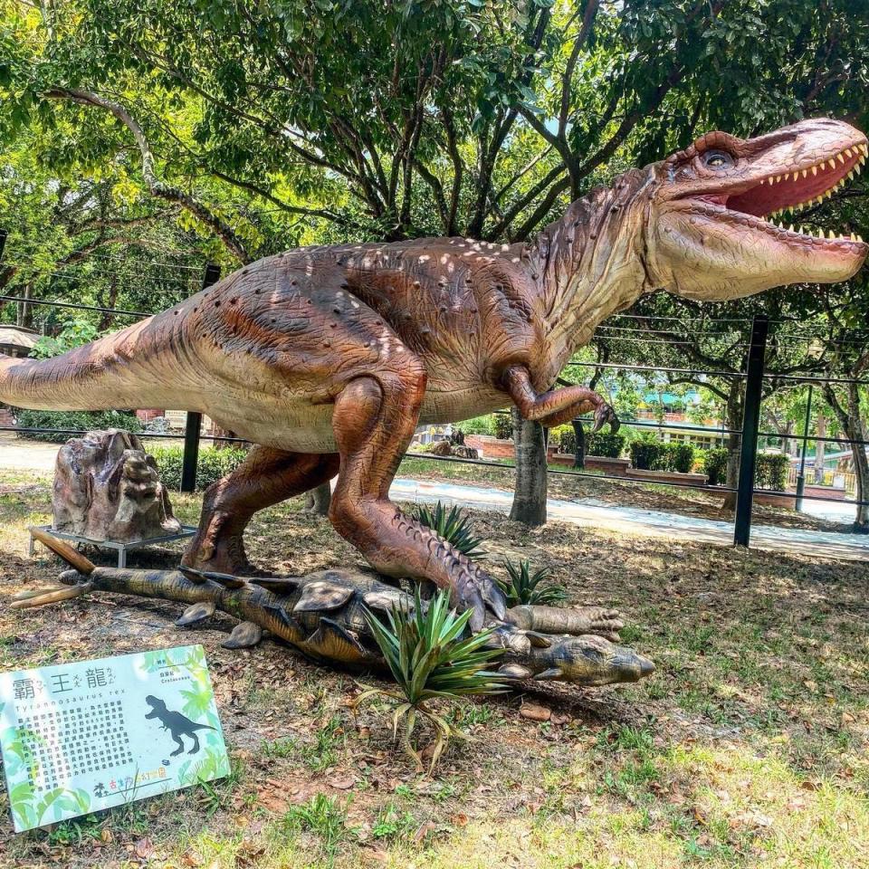 「古生物奇幻樂園」能拍出搞怪感的網美照。