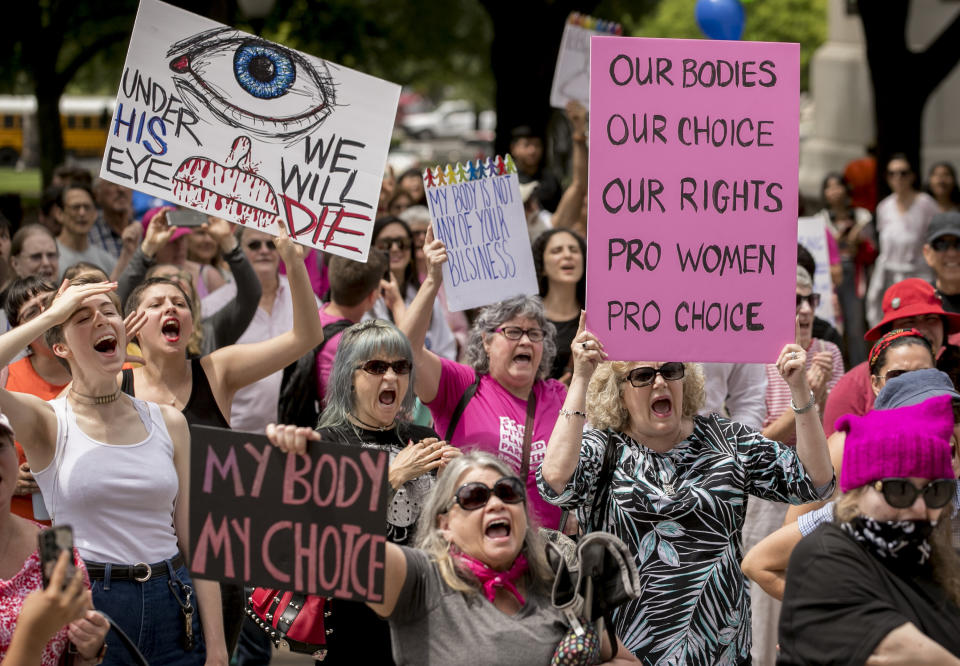Abortion rights advocates rally at the Capitol in Austin, Texas, on Tuesday to oppose state laws that impose strict restrictions on abortion. (Photo: ASSOCIATED PRESS)