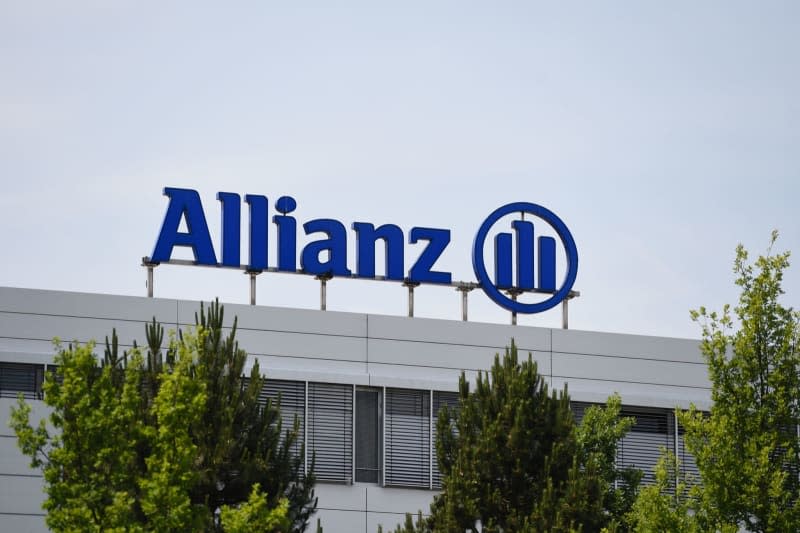 Allianz Trade company building pictured Unterfoehring. allianz Trade, the world's largest credit insurer, expects a significant increase in insolvencies in Germany this year, forecasting a 21% rise in bankruptcies to around 21,500 cases. picture alliance / Andreas Gebert/dpa