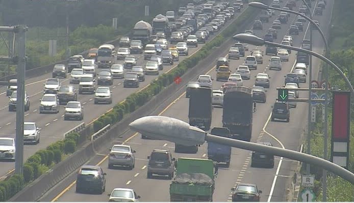 高公局預估春節連假將湧現返鄉出遊車潮，因此祭出5大項國道疏運措施。   圖：交通部／提供（資料照）