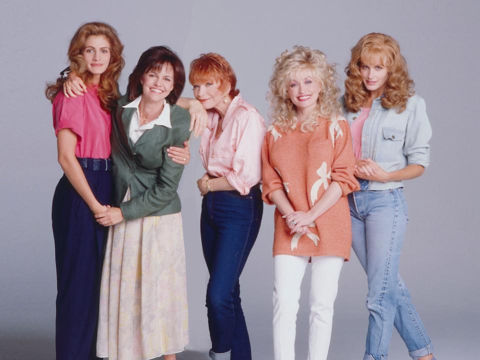 Julia Roberts, Sally Field, Shirley MacLaine, Dolly Parton, and Daryl Hannah pose for a portrait.
