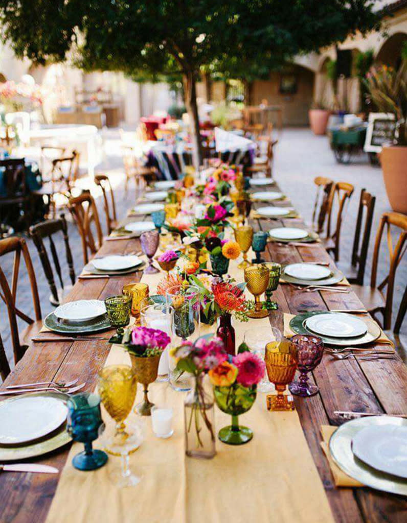 Dépareiller les verres sur la table de mariage