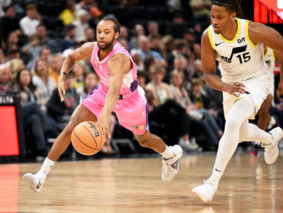 Breakers’ Parker Jackson-Cartwright races around Utah Jazz guard Romeo Langford (15) after knocking the ball away as Utah Jazz and the New Zealand Breakers play at the Delta Center in Salt Lake City on Monday, Oct. 16, 2023. Jazz won 114-94. | Scott G Winterton, Deseret News