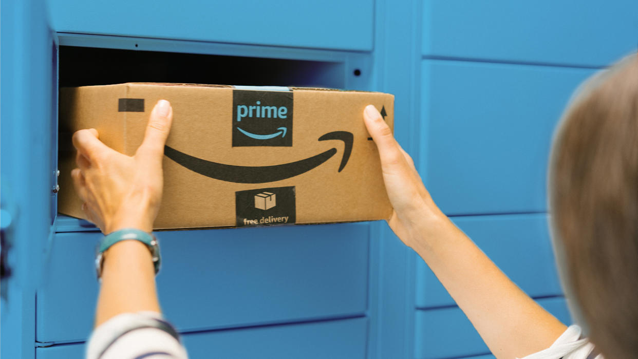  Amazon delivery. 
