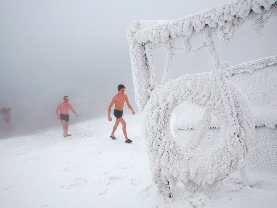 frozen ice snow swimming polar siberia