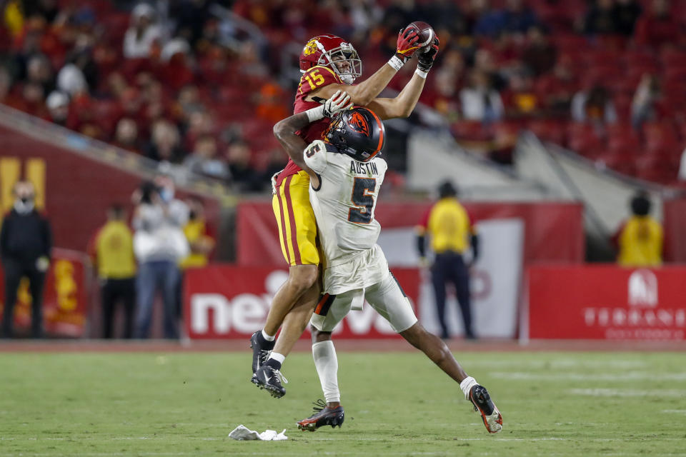 USC Trojans wide receiver Drake London (15) is a top NFL draft prospect