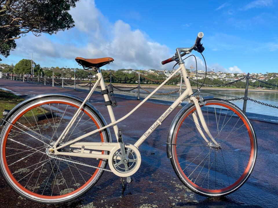 The bike the author rented for free from The Hotel Britomart.