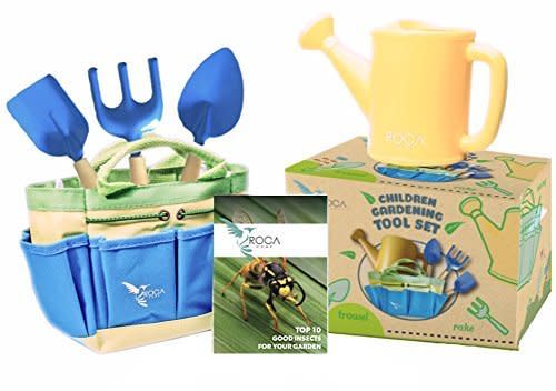 These garden tools for kids feature <a href="https://www.amazon.com/Gardening-Learning-ROCA-Summer-Outdoor/dp/B014G1PFTE" target="_blank">a STEM early learning guide</a> to help them learn about nature and animals. On top of that, it encourages them to explore the&nbsp;great outdoors.&nbsp;